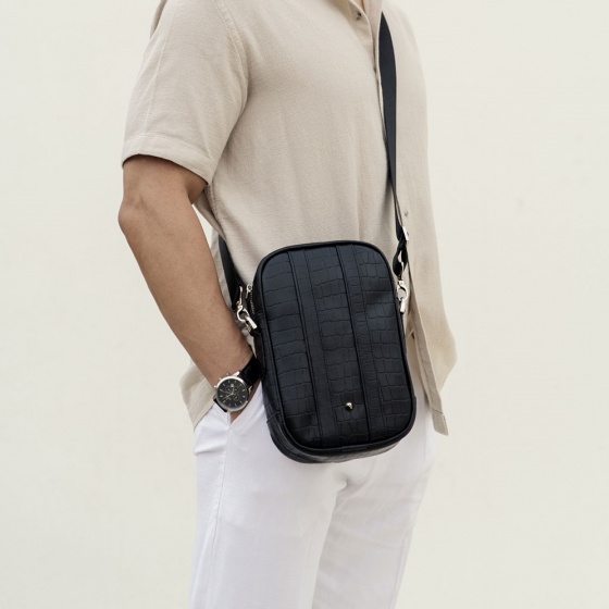 کیف کراس بادی مردانه طرح لونا چرم کروکودیلی مشکی