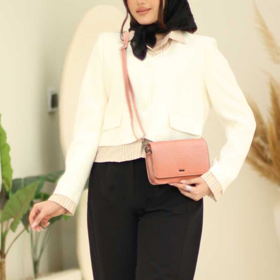 کیف دوشی زنانه چرم صورتی مدل آمبر