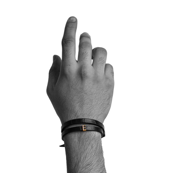 دستبند مردانه طلا چرم حرف E