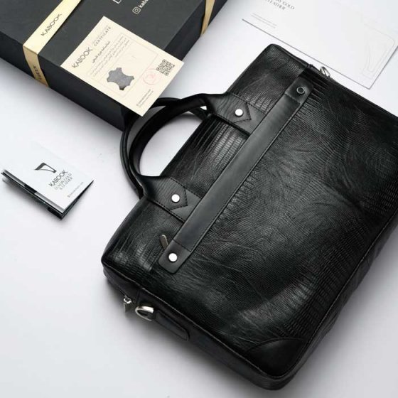 کیف اداری طرح گاندو چرم لیزارد مشکی کیف اداری طرح گاندو چرم لیزارد مشکی