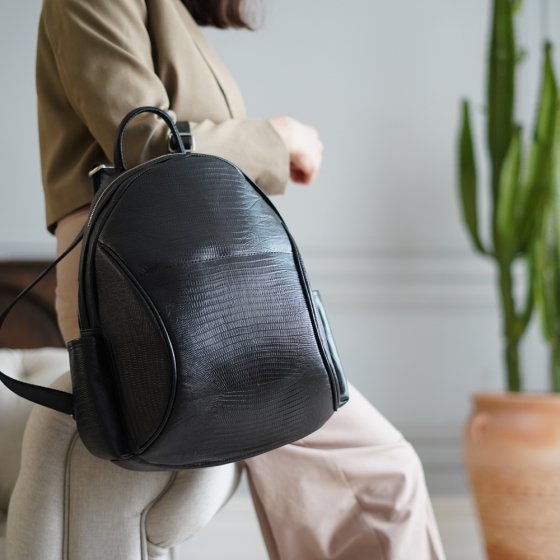 کوله پشتی زنانه مشکی طرح یاس