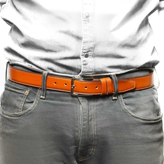 کمربند چرم مردانه کلاسیک عسلی سگک نقره ای