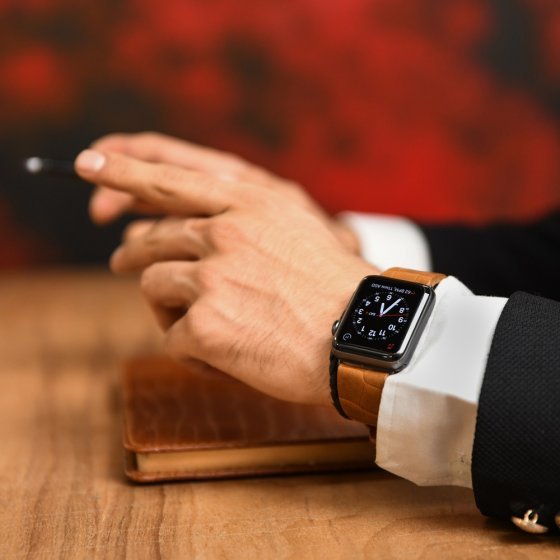 بند اپل واچ طلا چرم اسم احسان