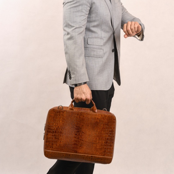 کیف اداری طرح مارسی چرم کروکودیل عسلی