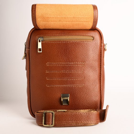 کیف دوشی مردانه طرح نگین بزرگ چرم فلوتر عسلی