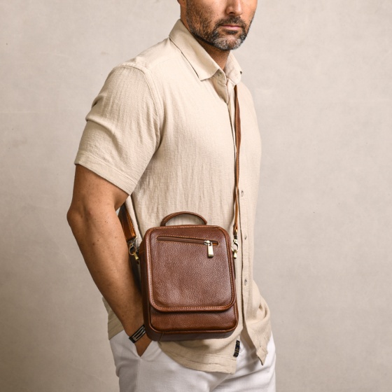 کیف کراس بادی مردانه طرح فارا چرم فلوتر عسلی B2/D2/F2