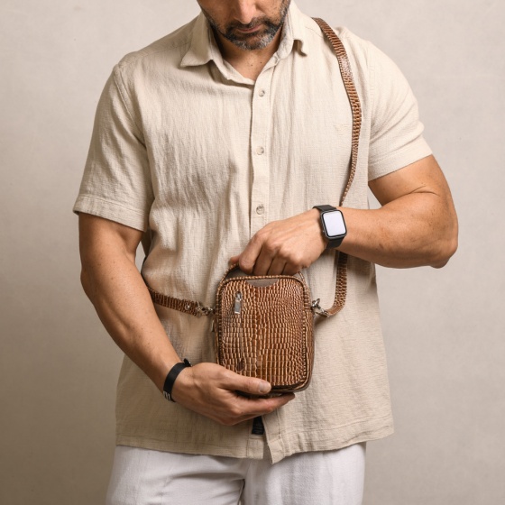 کیف کراس بادی مردانه طرح آیریک چرم کروکودیل کرم