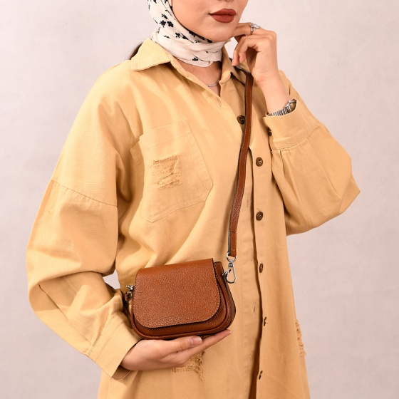 کیف دوشی زنانه طرح رستا کوچک چرم فلوتر عسلی