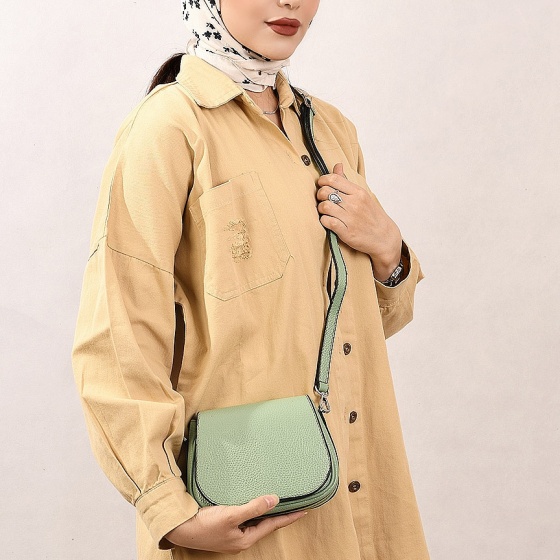 کیف دوشی زنانه طرح رستا متوسط چرم فلوتر سبز