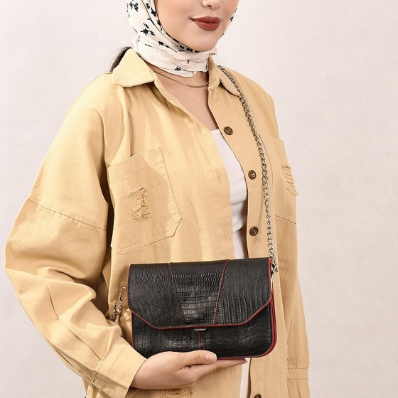 کیف دوشی زنانه طرح ستین چرم لیزارد مشکی