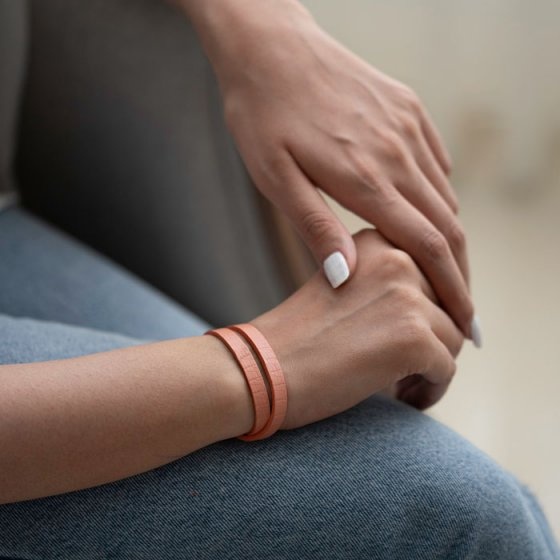 دستبند چرم دو دور صورتی