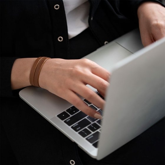 دستبند چرم دو دور عسلی