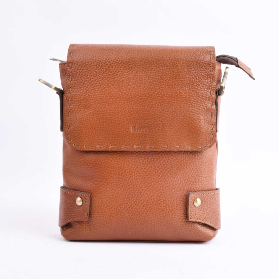 کیف کراس بادی مردانه طرح فامیلا چرم فلوتر عسلی G1