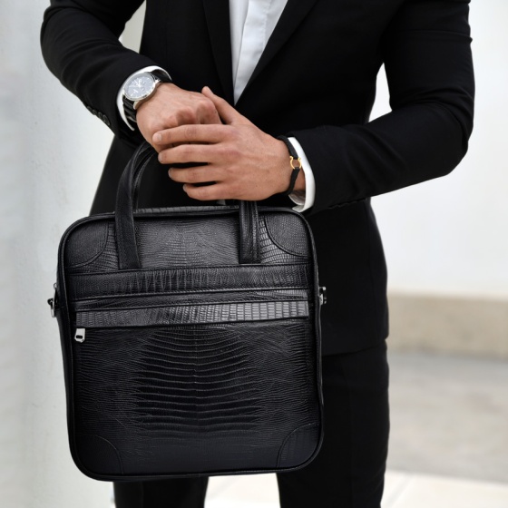 کیف دوشی مردانه طرح مینی کابوک چرم لیزارد مشکی