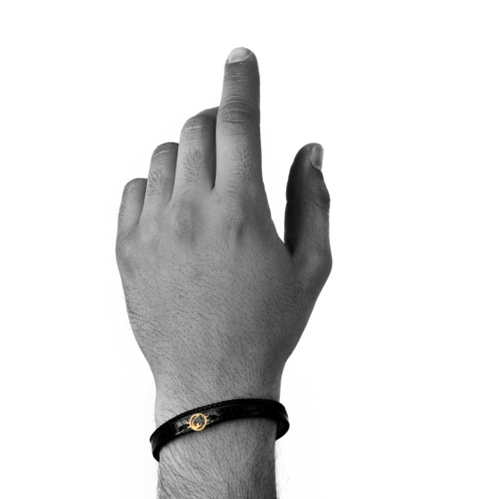 دستبند مردانه طلا چرم حرف ج