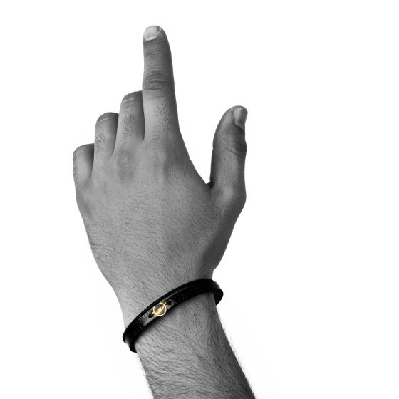 دستبند مردانه طلا چرم حرف ت