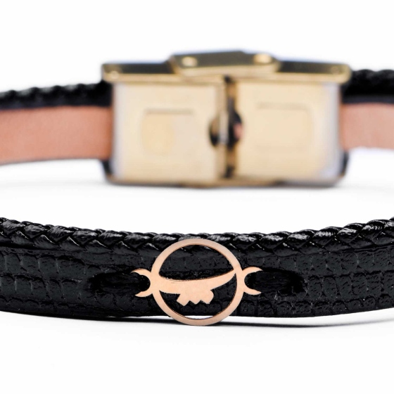 دستبند زنانه طلا چرم حرف پ