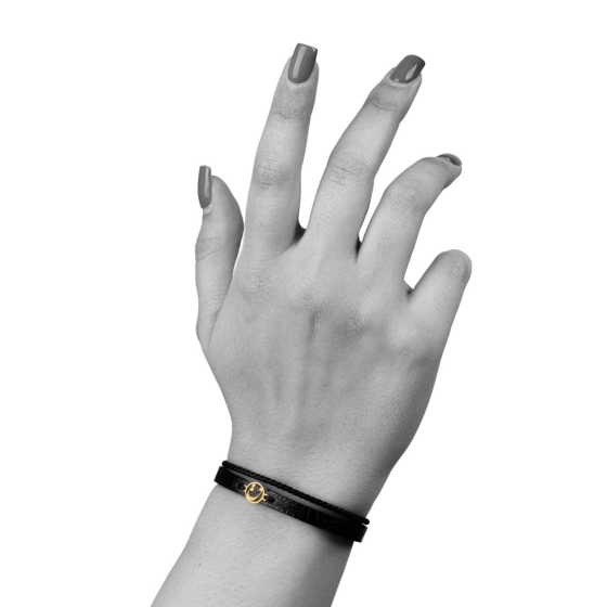 دستبند زنانه طلا چرم حرف ق