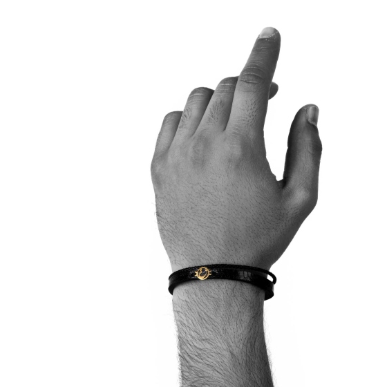 دستبند مردانه طلا چرم حرف ق