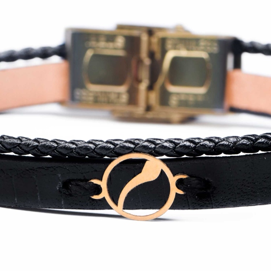 دستبند زنانه طلا چرم حرف م