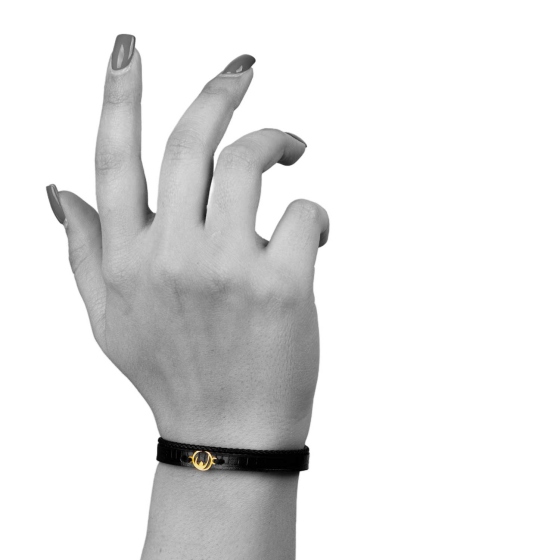 دستبند زنانه طلا چرم حرف ن