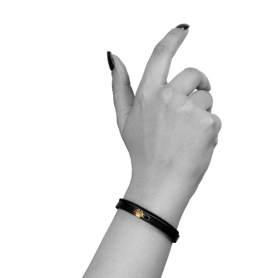 دستبند زنانه طلا طرح صدف