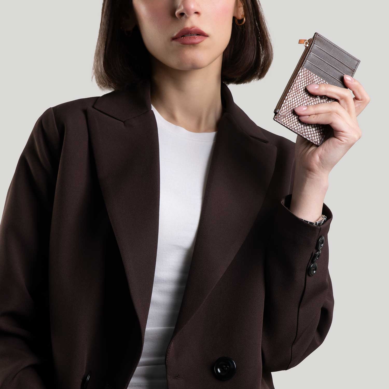 کیف پول زنانه کوچک زیپدار چرم طبیعی قهوه ای پوست ماری