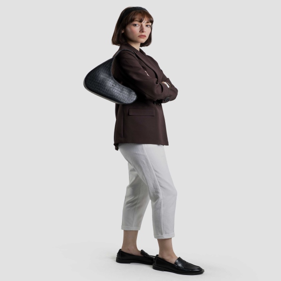 کیف دستی چرم طبیعی مدل رنا کروکودیل مشکی زنانه - تستی