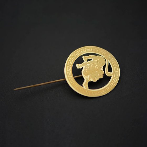 گل کت طلا نماد ماه مرداد