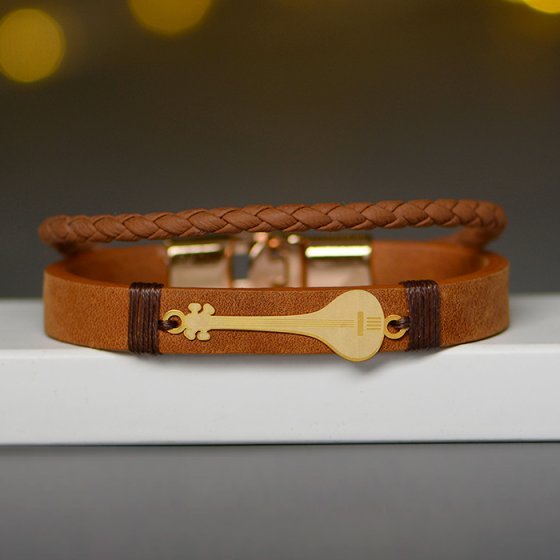 دستبند طلا چرم با پلاک طرح سه تار