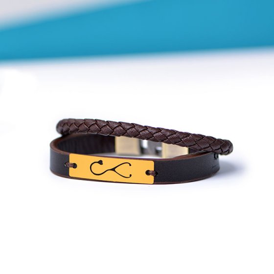 دستبند طلا چرم با پلاک گوشی پزشکی